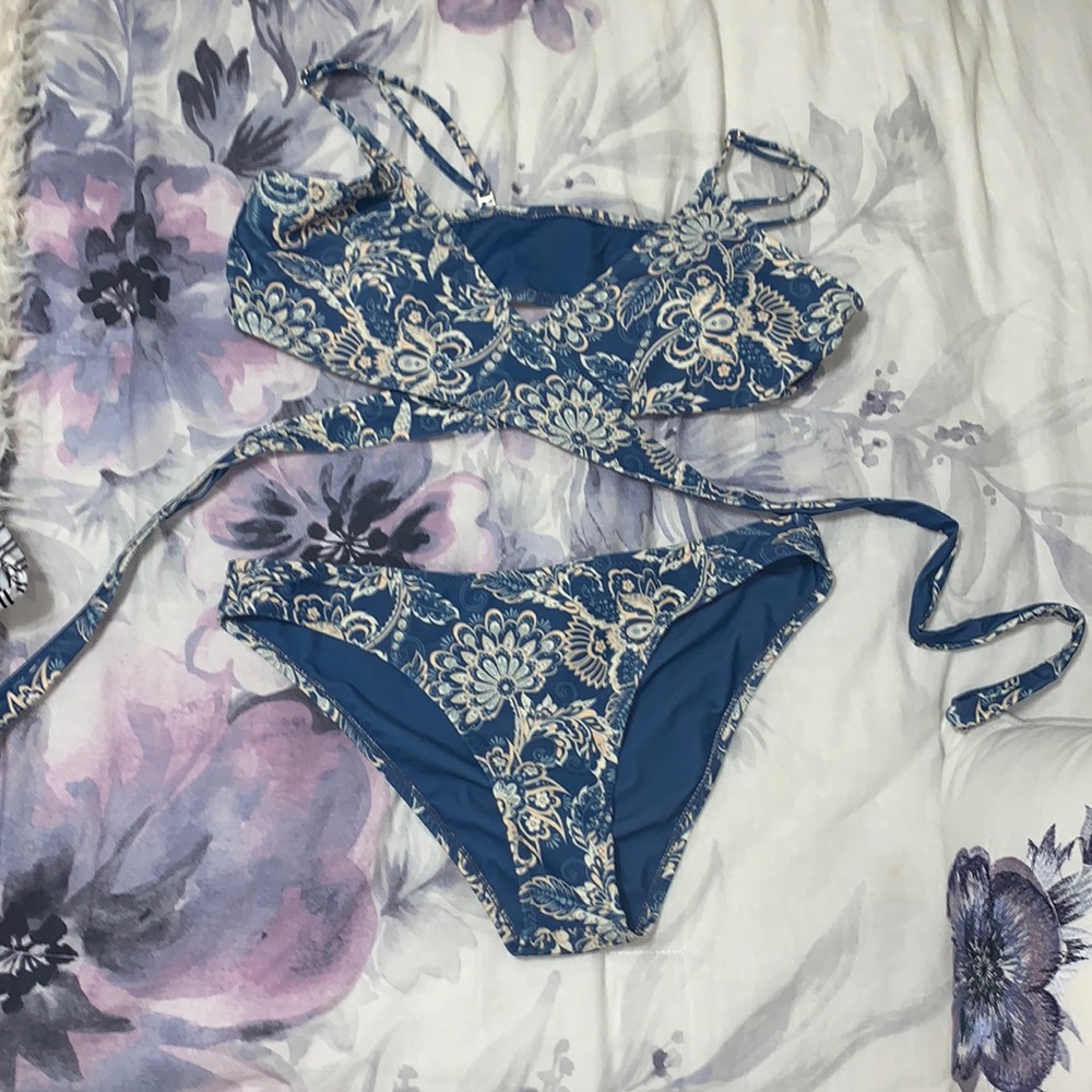 CUPSHE bathing suit